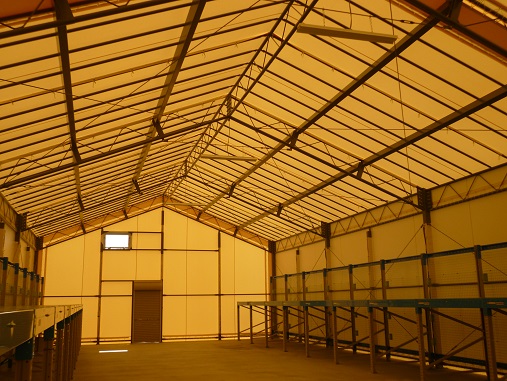 多雪地域のテント倉庫