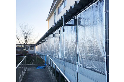 小学校通路3　透明糸入りカーテン（耐寒）